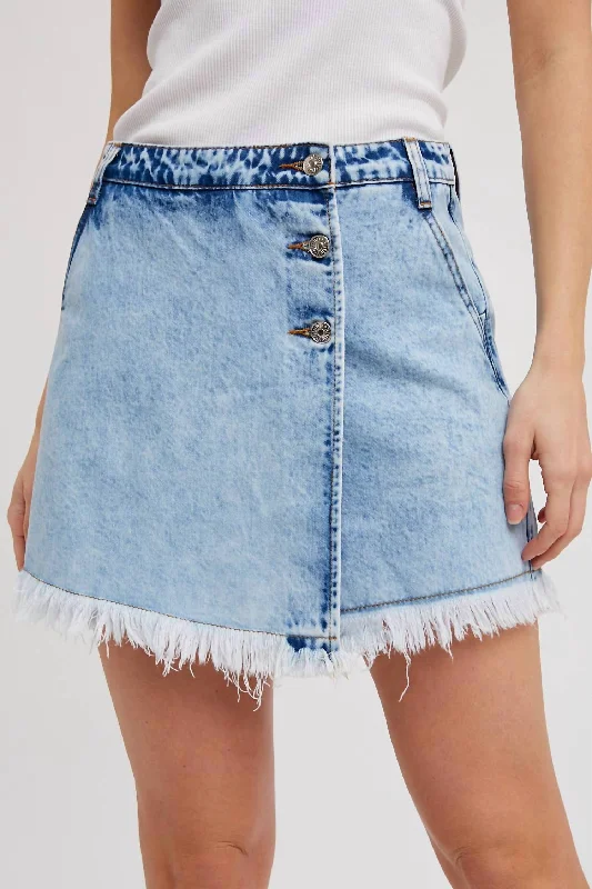 Denim Frayed-Trim Skort In Lt.wash Women's Travel Garments