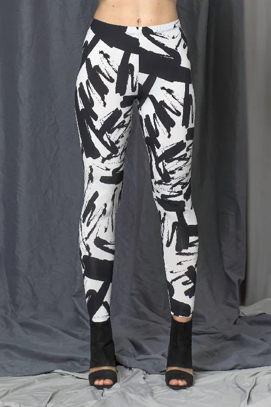 Tarsila Leggings In Licorice Women's High-Fashion Outfit