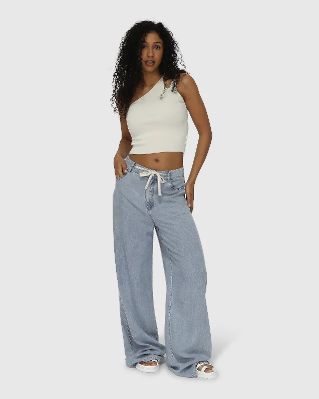 Set On You Wide Leg Pant Modern Women's Outfit