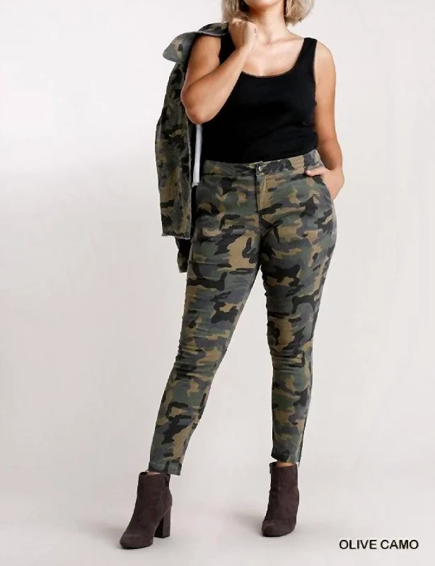 Slim Leg Plus Pants With Zipper Detail In Green Camo Fashionable Casual Tops